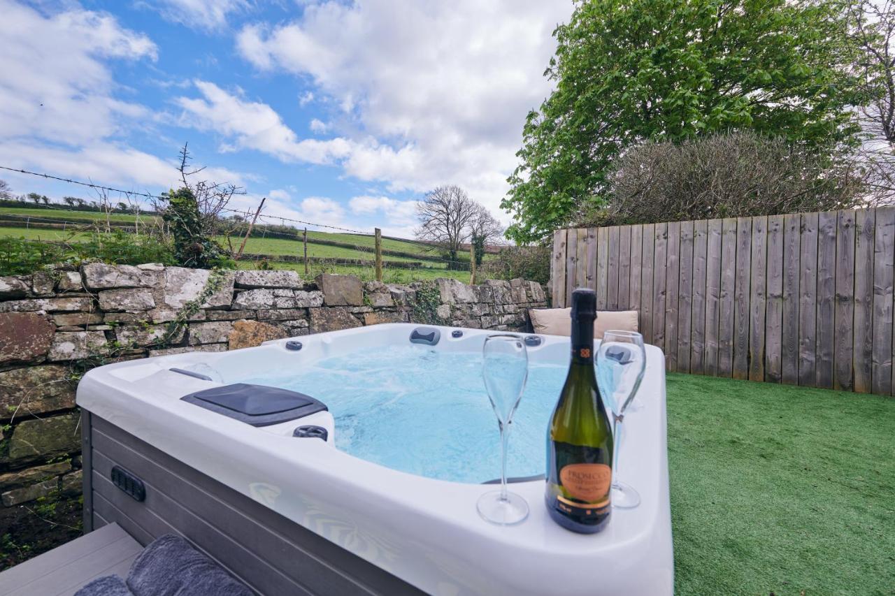 Family Friendly, Self Contained, Bed And Breakfast With Private Hot Tub Laugharne Eksteriør billede