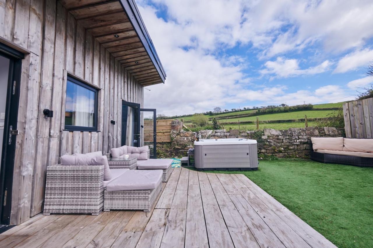 Family Friendly, Self Contained, Bed And Breakfast With Private Hot Tub Laugharne Eksteriør billede